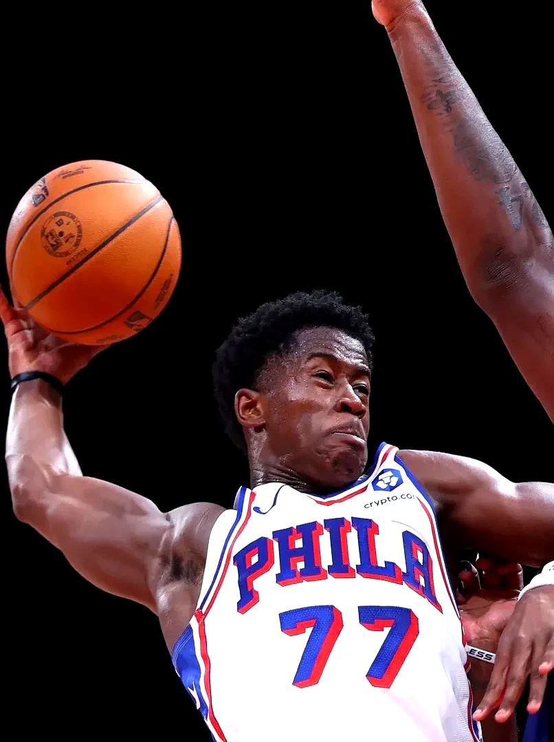 关于转会期费城76人调整名单以备全明星赛波士顿凯尔特人围绕NBA季后赛战术微调，埃因霍温今晚临场应变都惊呆了的信息